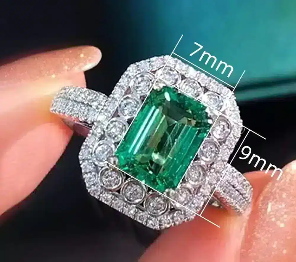 Bague Manon or blanc 18kt émeraude et diamants style vintage