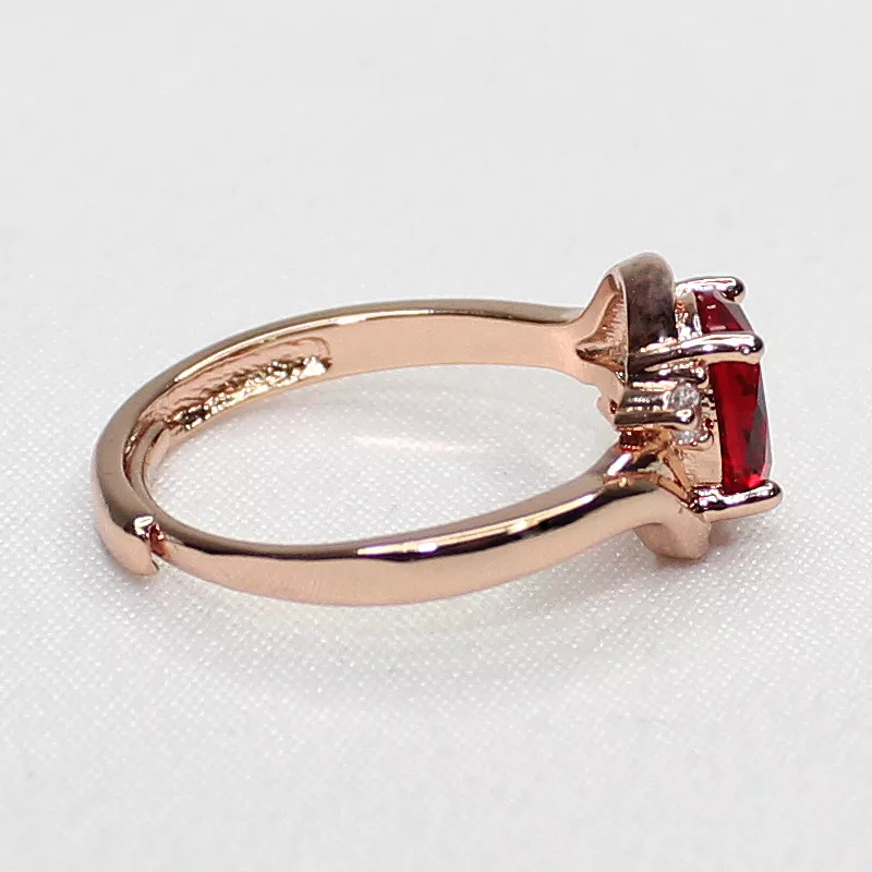 Bague Charlie or jaune 18kt rubis et diamants style vintage