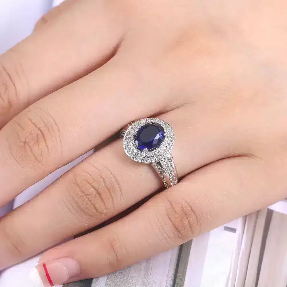 Bague Nina or blanc 18kt saphir et diamants style vintage