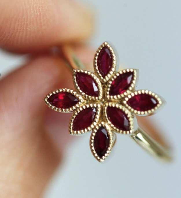 Bague Marquise Or et Rubis