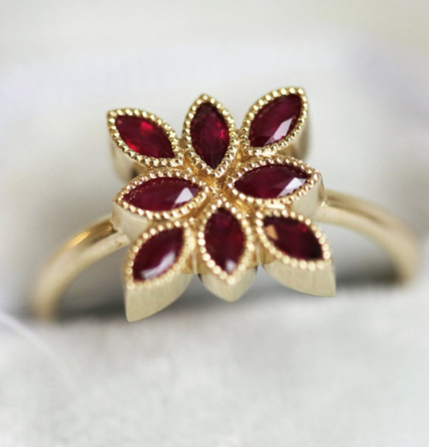 Bague Marquise Or et Rubis